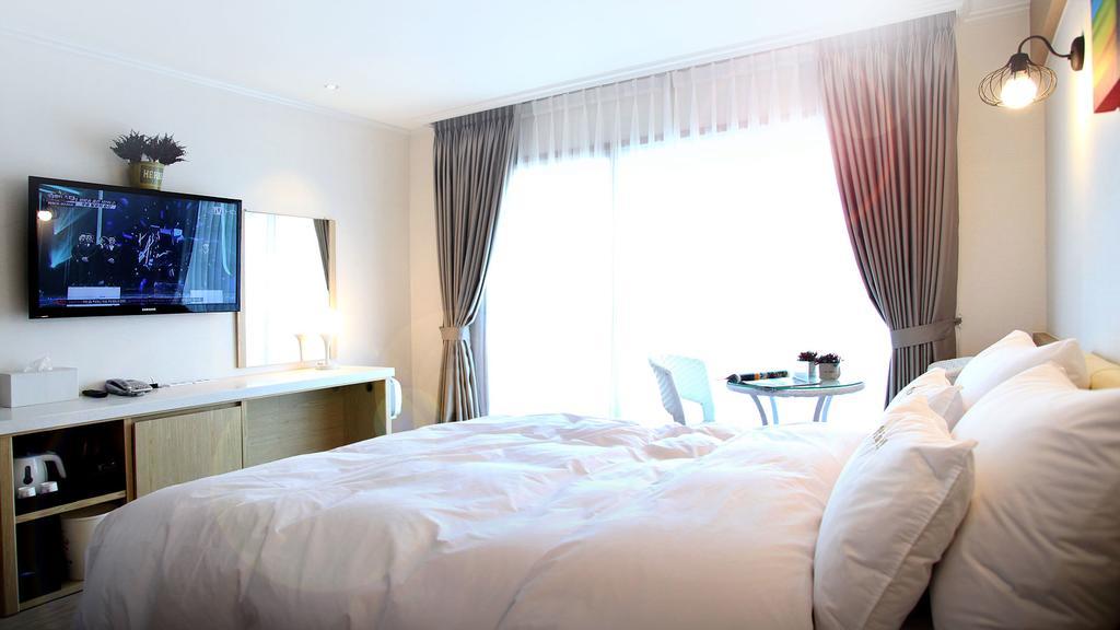 Tongyeong Bay Condo Hotel Kültér fotó