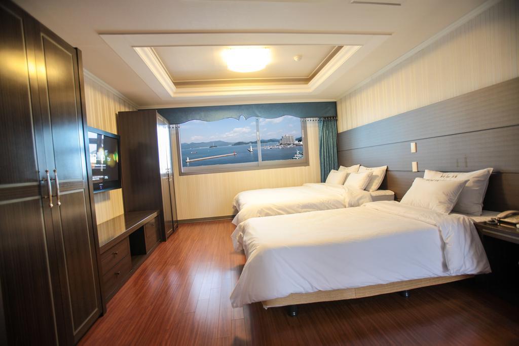 Tongyeong Bay Condo Hotel Kültér fotó