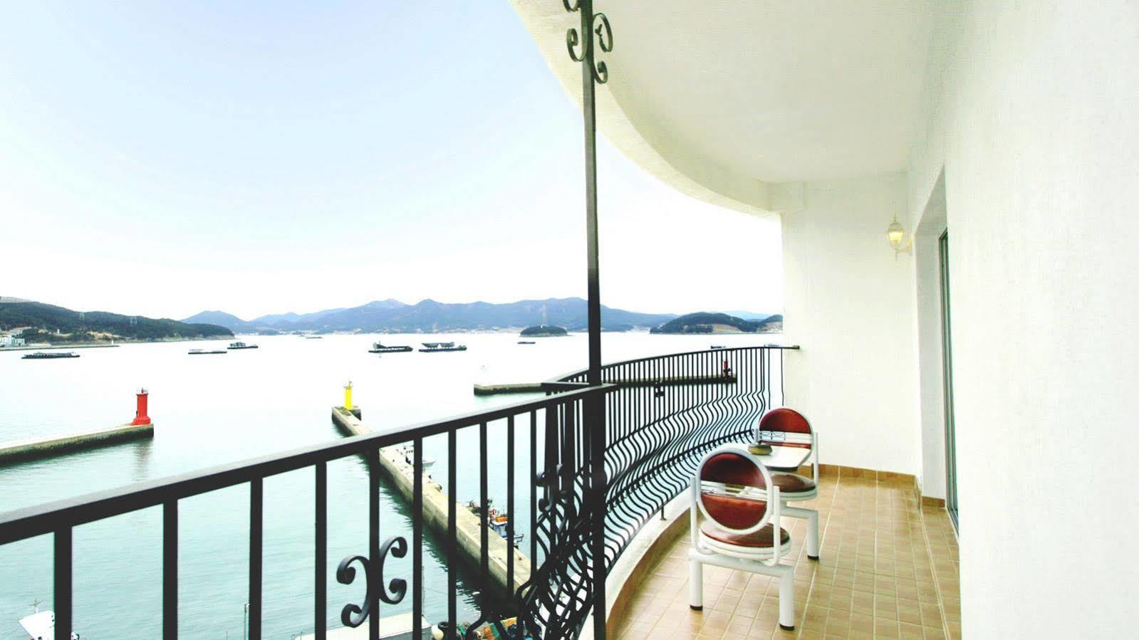 Tongyeong Bay Condo Hotel Kültér fotó